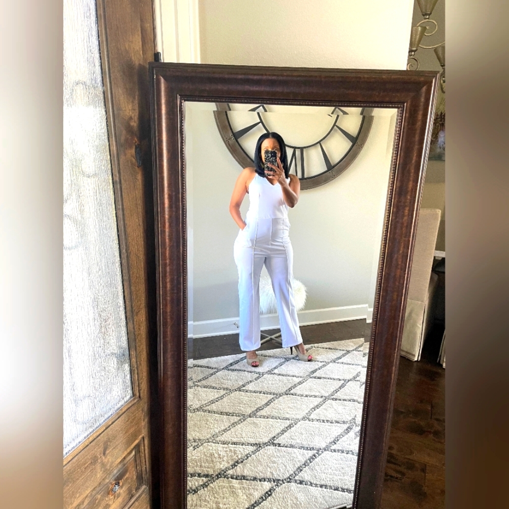 🤍Elegant White V- Neck  Halter Jumpsuit